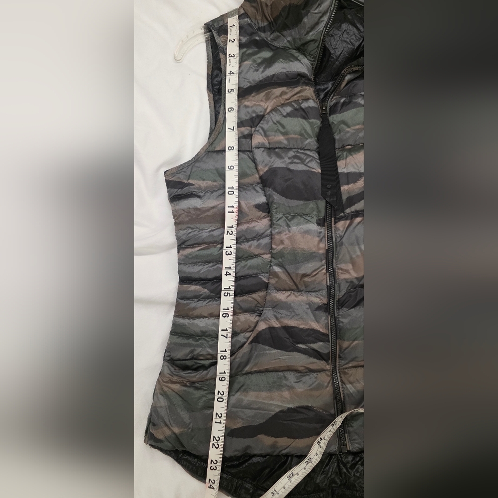 Lululemon Fluffin Awesome Vest Coast Camo Butter Pink Multi Size 6 - Picture 8 of 11